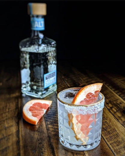 Paloma in an Amehla Co. Gold Rimmed Old Fashioned Rocks Glass. Photo by @all.equal.parts